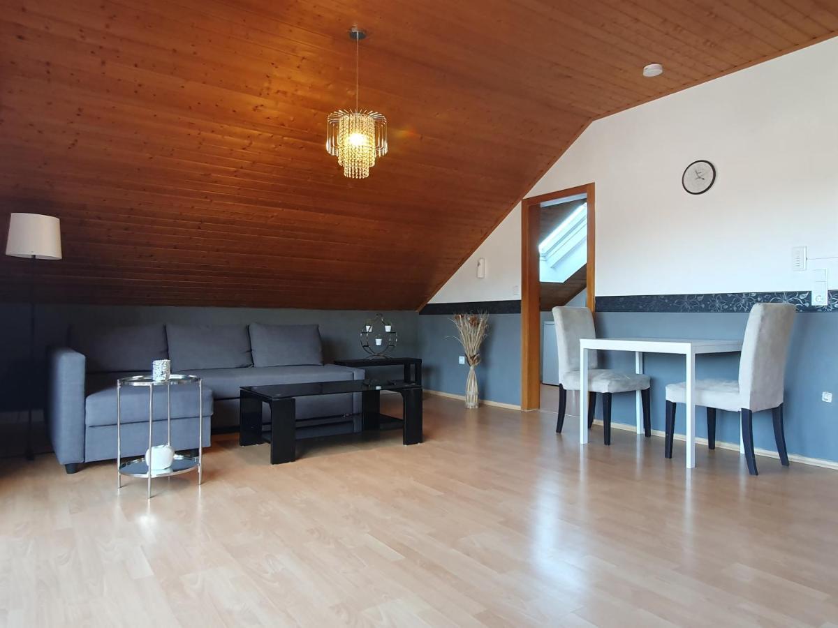 Wohnung Mit Ausblick In Tauberbischofsheim Exteriör bild
